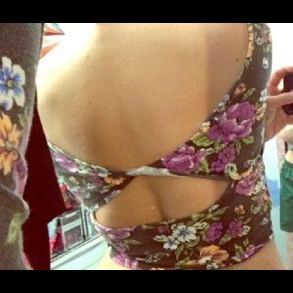 FOREVER 21 FLORAL PRINT CROP TOP